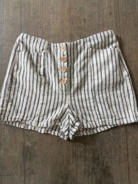 Maurices Cream and Black Button-Front Shorts Cotton Linen Blend